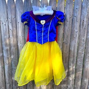 Authentic Disney snow white dress with cape size 3T/XXS